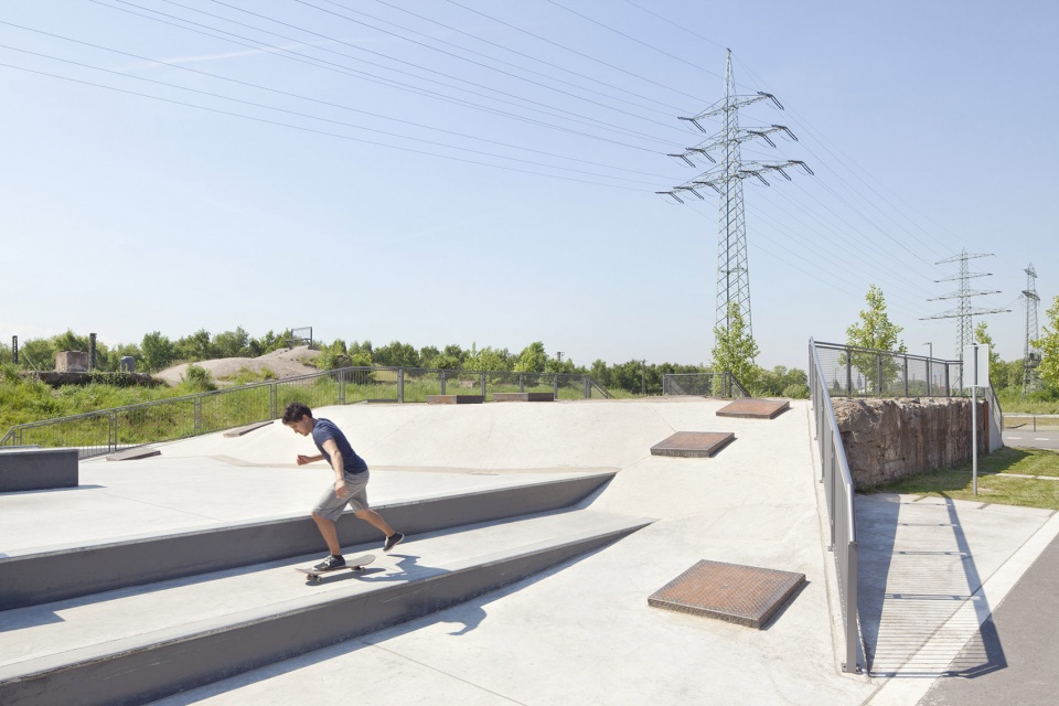new spaces at schalker verein by planergruppe gmbh oberhausen