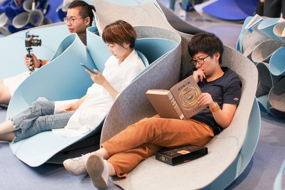 nio x kindle 24hr library china by odd