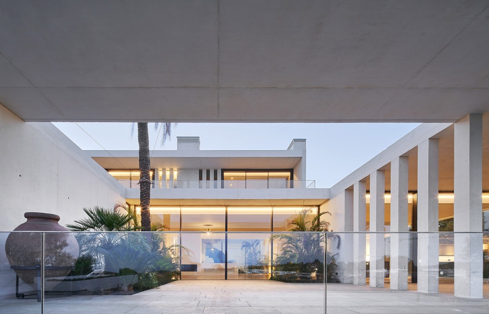 villa with two patios by abalossentkiewicz as