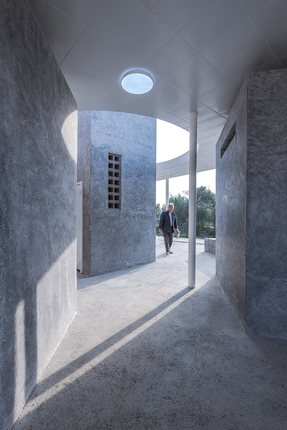 public toilet at sanchakou in zhejiang china by shulin architectural design