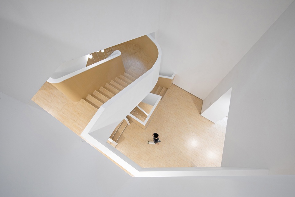 soften the presence renovation of jingan business building china by archunits