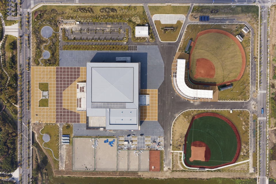 mixing openness with the whole architectural design of yizheng comprehensive gymnasium china by the architectural design and research ins...