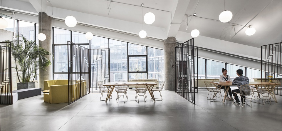 share television media office building in digital manor c china by ideal design construction inc