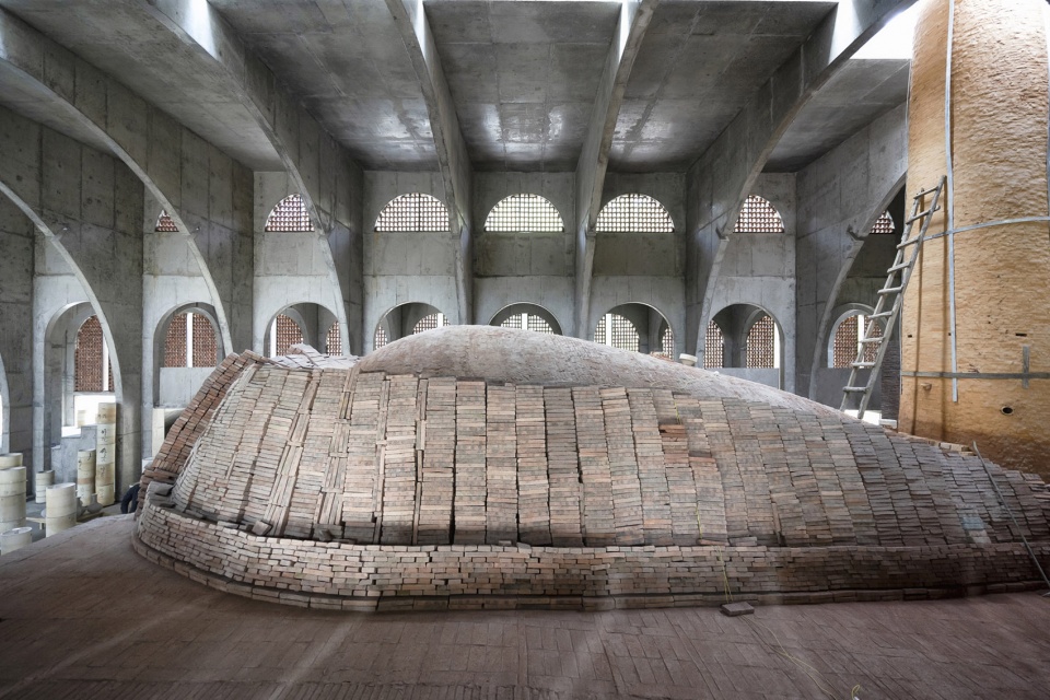 bingding wood kiln in jingdezhen china by azl architects