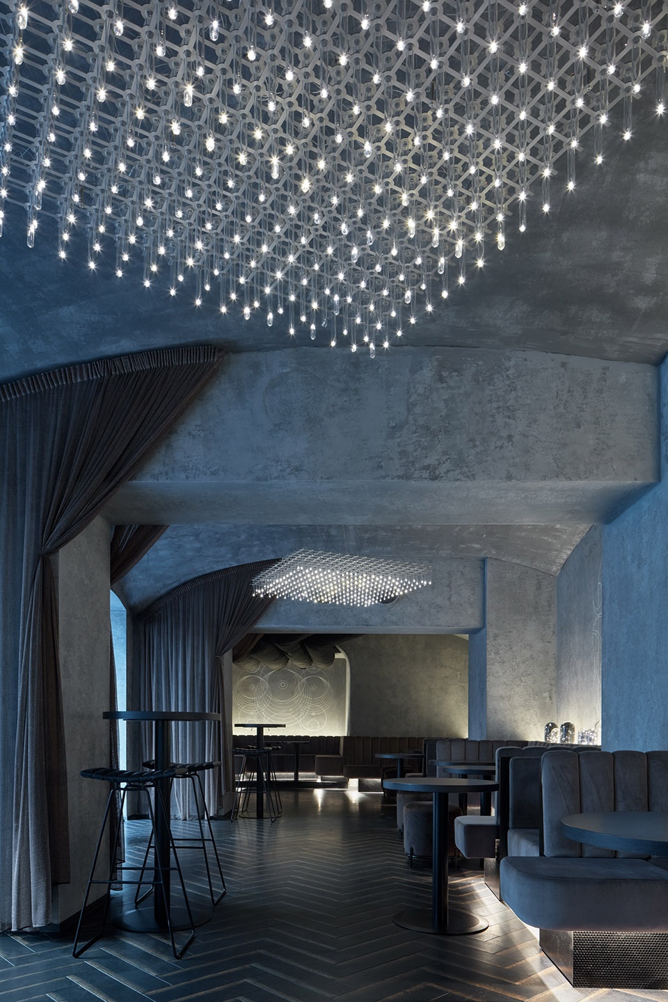 moon club by formafatal macharteichman