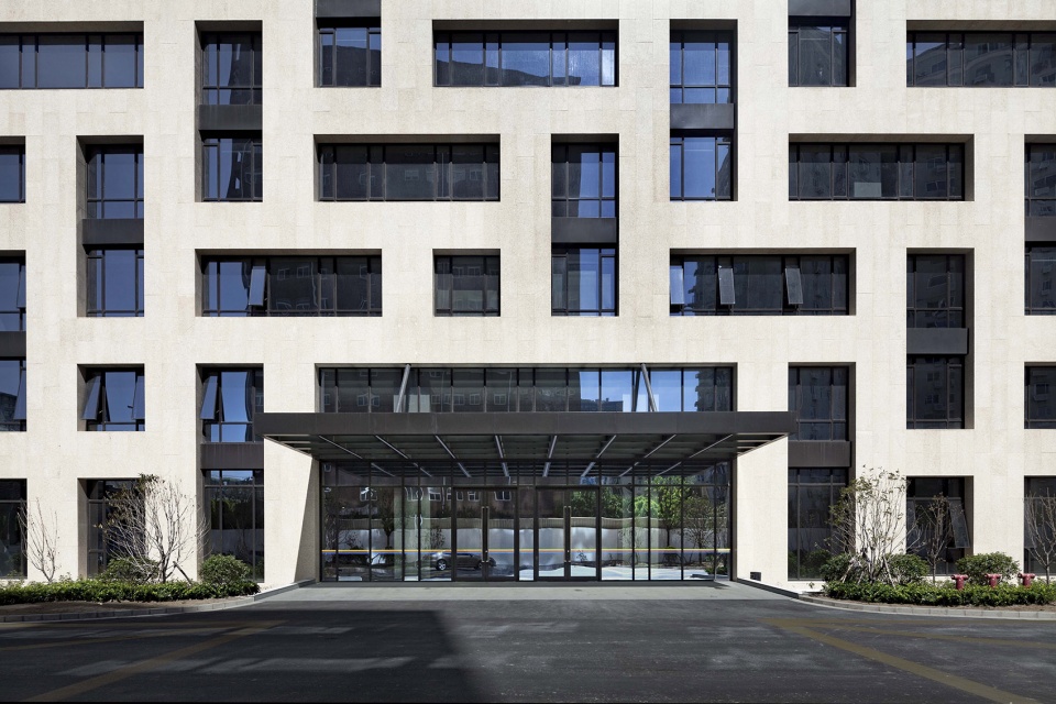 renovation of bus parking lot on yixian road china by tjad