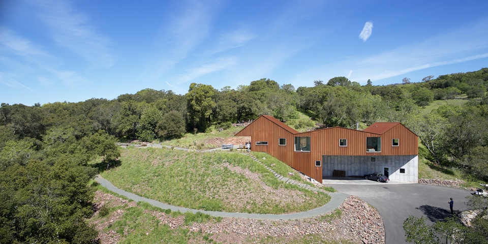 triple barn by mork ulnes architects