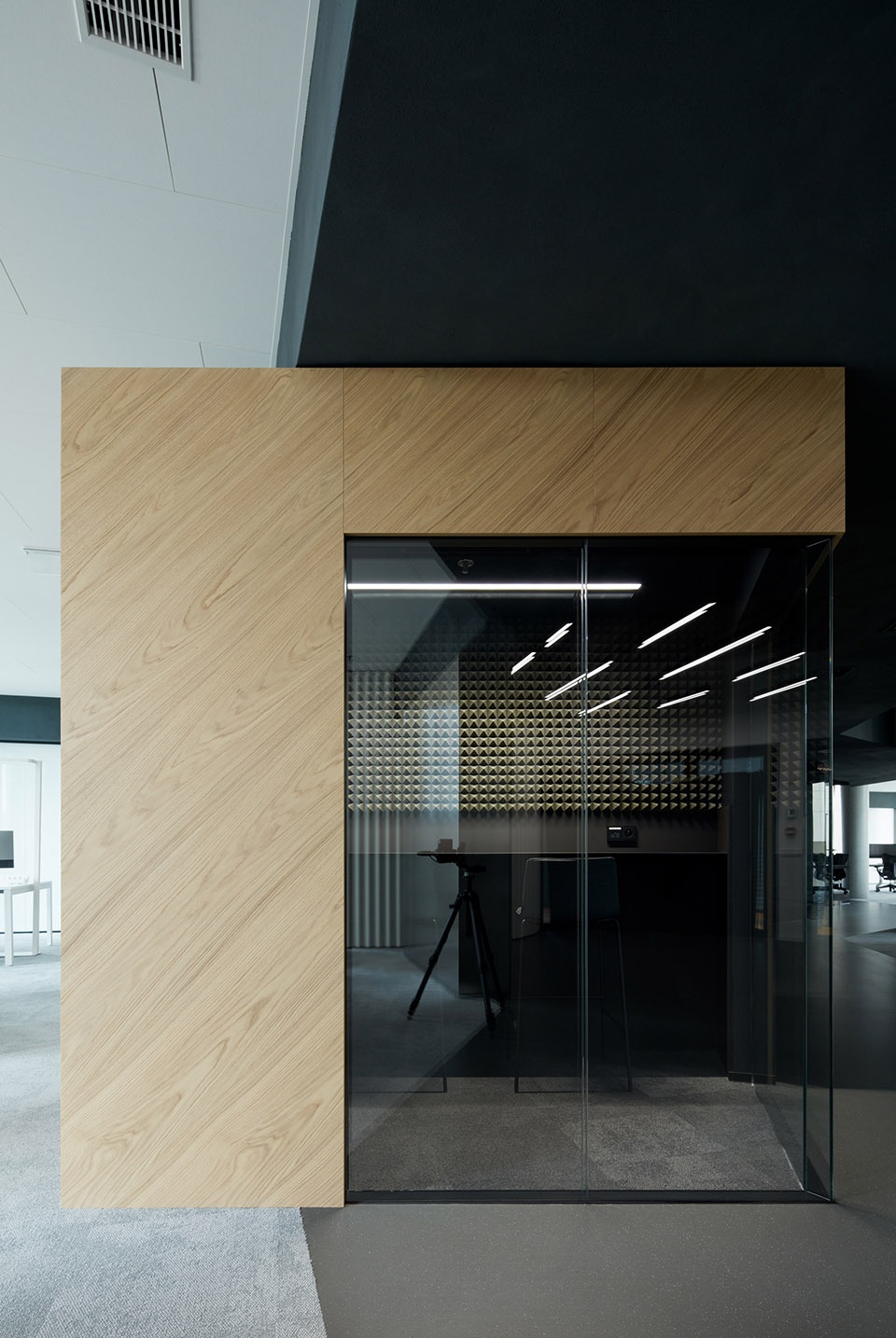 eoh it hub by studio perspektiv s r o