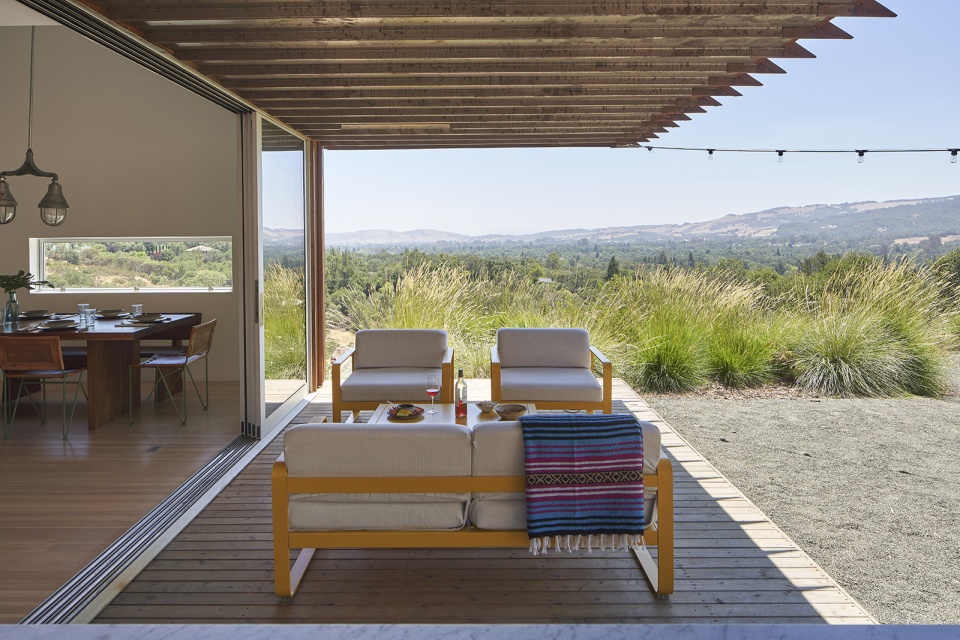 triple barn by mork ulnes architects