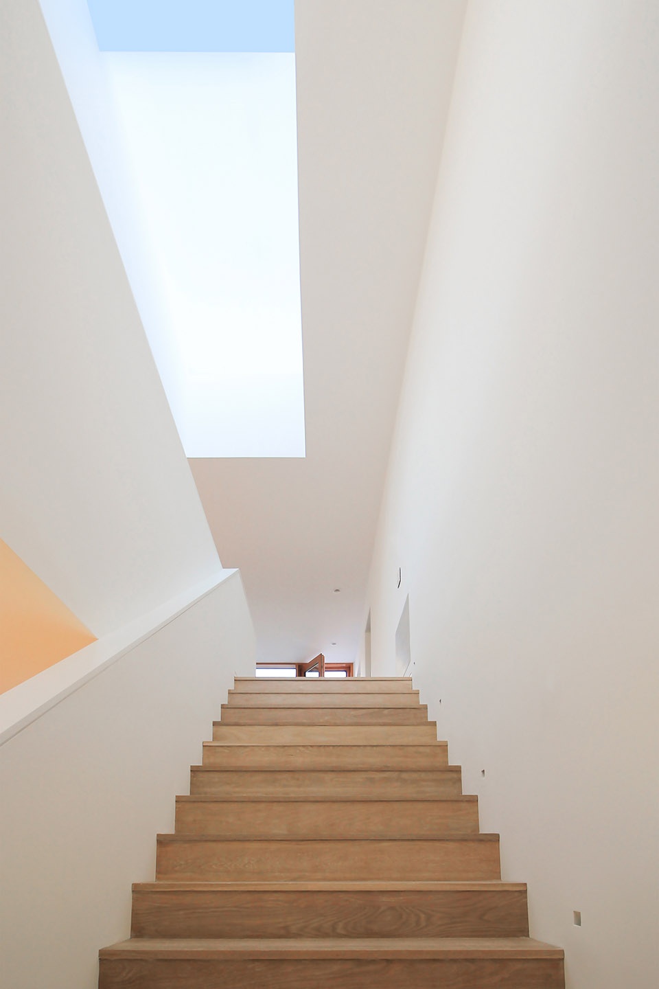 lane b by studio yuda