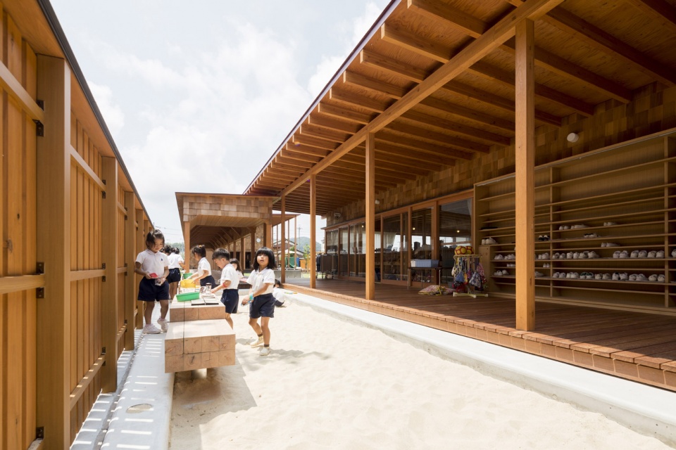 megumikai dai1bukkou nursery school by new office