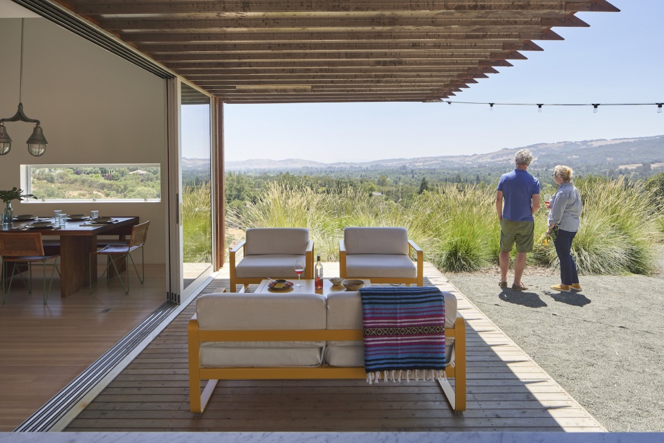 triple barn by mork ulnes architects