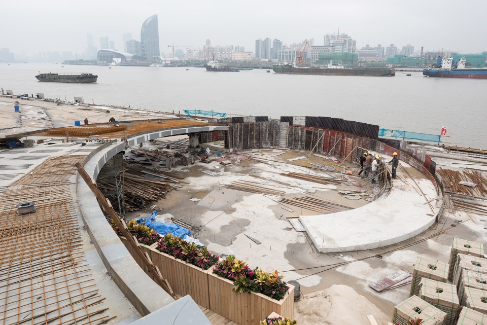 yangjing canal pedestrian bridge china by atelier liu yuyang architects
