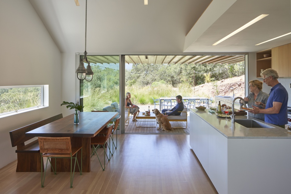 triple barn by mork ulnes architects