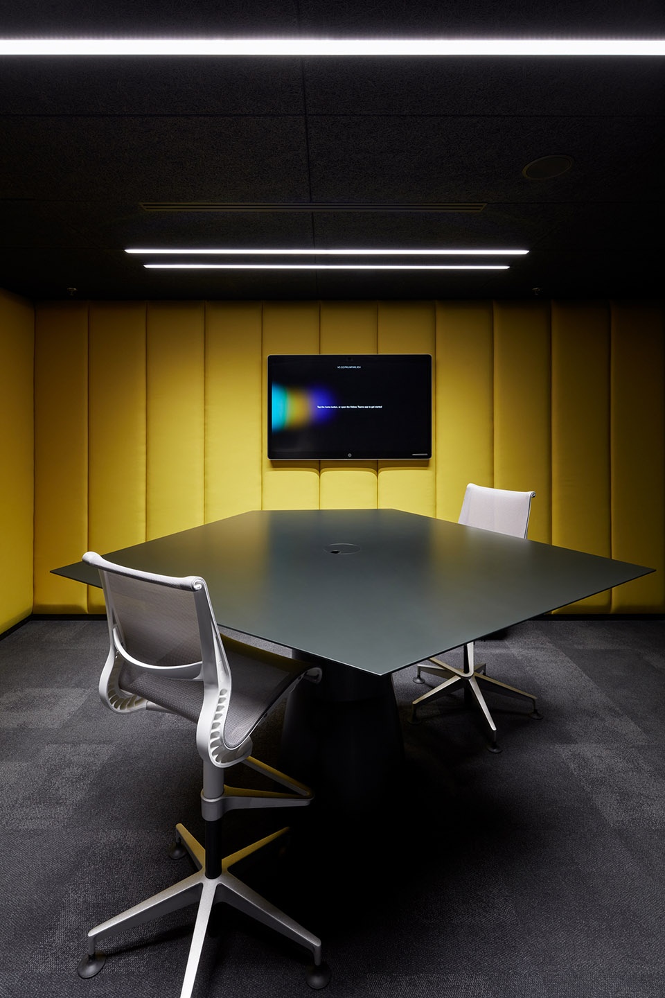eoh it hub by studio perspektiv s r o