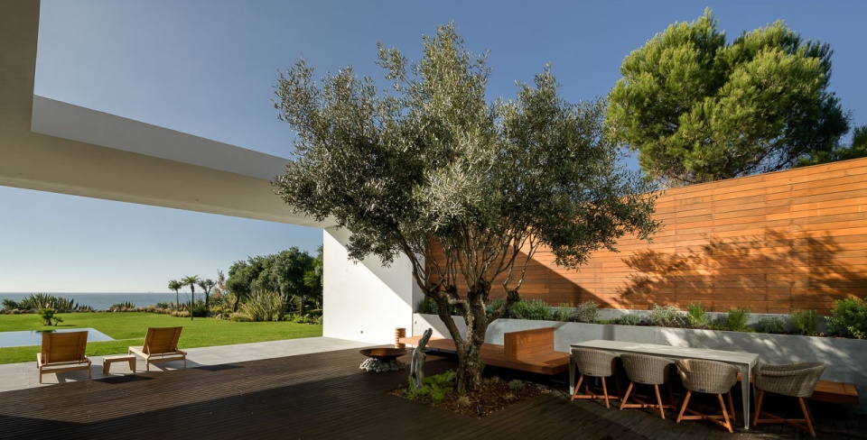sea front villa by arq tailors