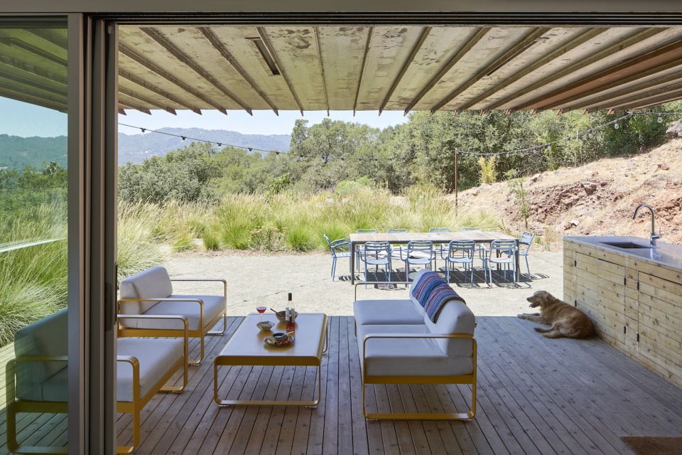 triple barn by mork ulnes architects