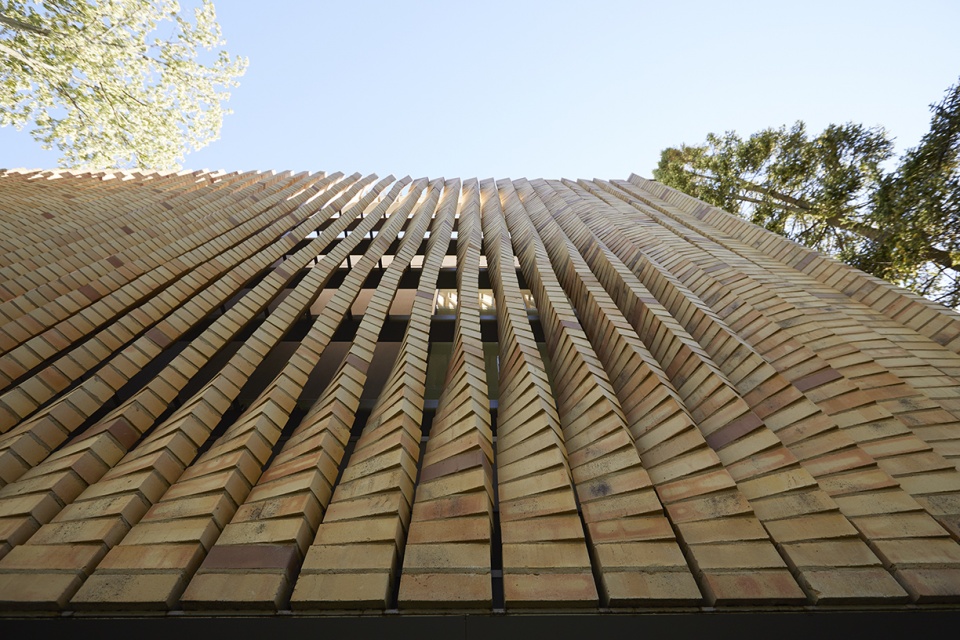 lipton thayer brick house by brooks scarpa studio dwell