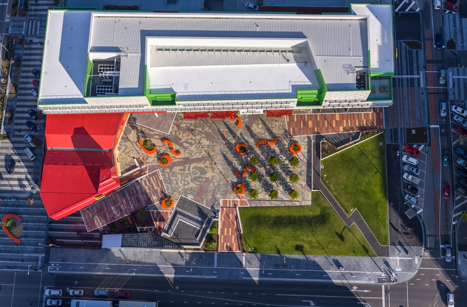 dandenong civic square by rush wright associates
