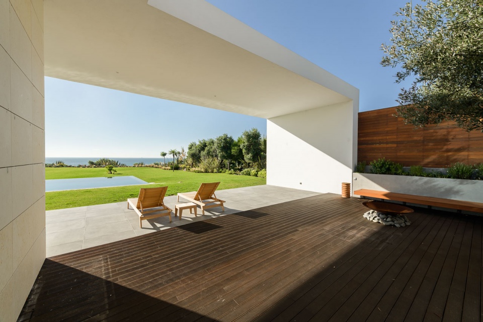 sea front villa by arq tailors