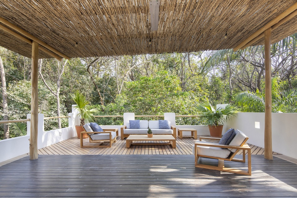 nomadic hotel by salagnac arquitectos