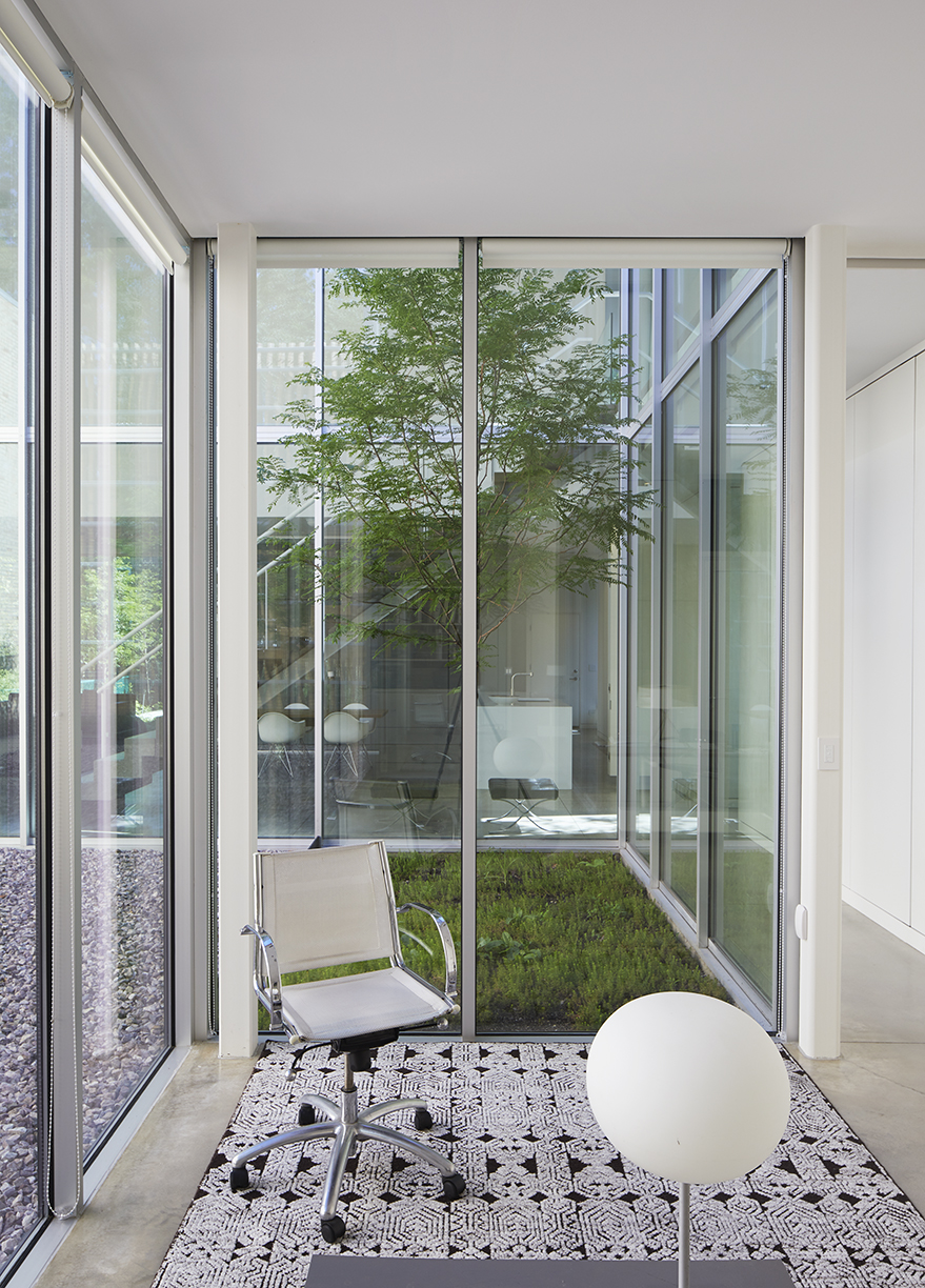 lipton thayer brick house by brooks scarpa studio dwell