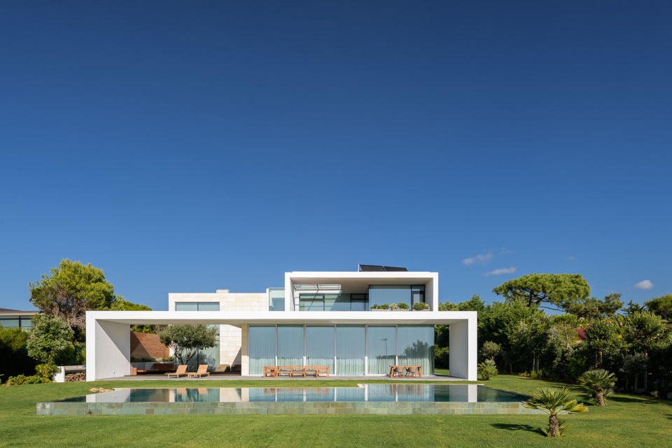 sea front villa by arq tailors