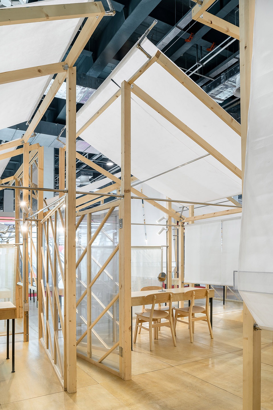 Japanese hand made glasses exhibition space Studio GMuda