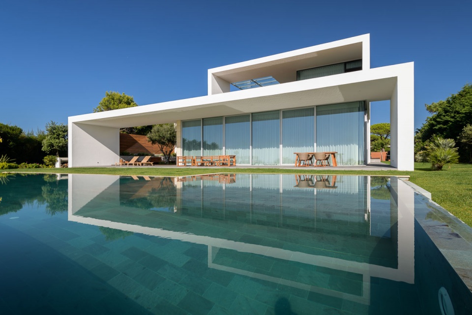 sea front villa by arq tailors