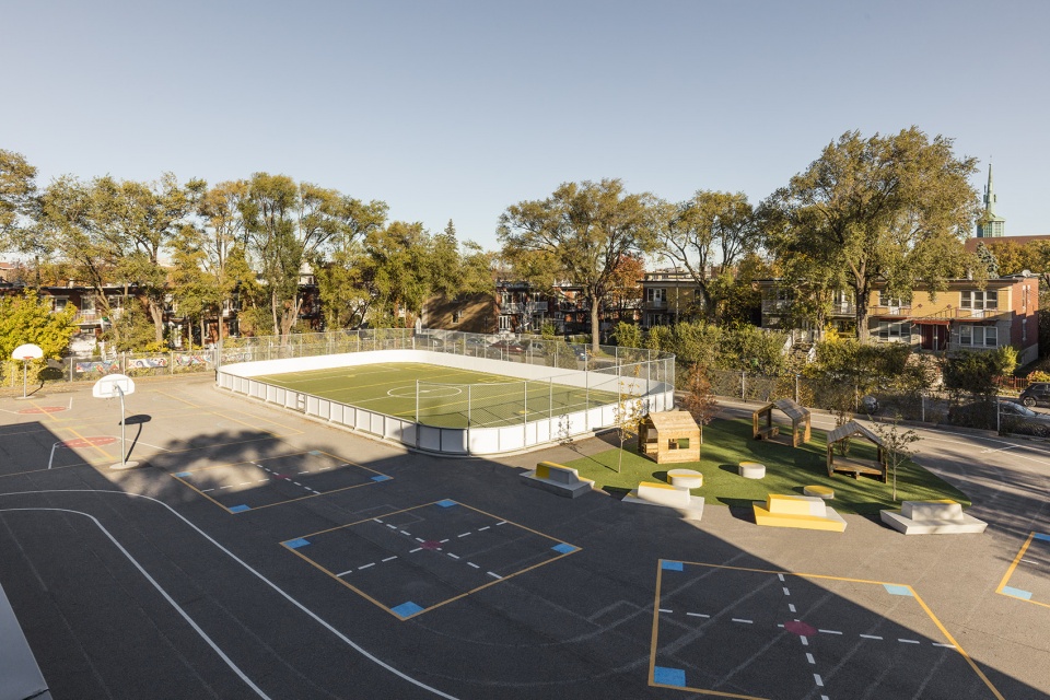 ecole sainte anne a new redesigned schoolyard by taktik design