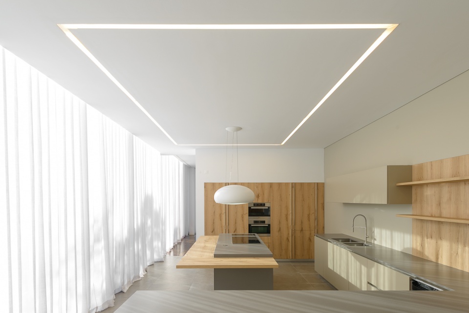 sea front villa by arq tailors