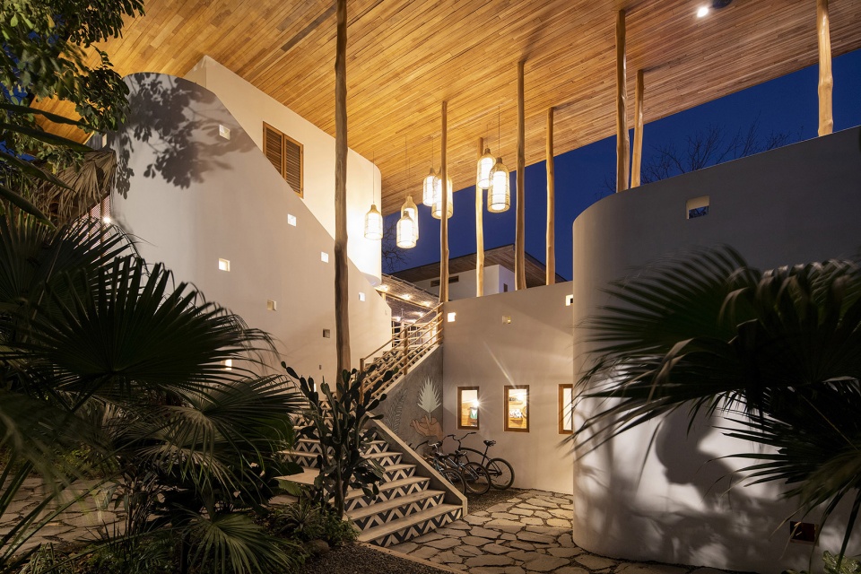 nomadic hotel by salagnac arquitectos