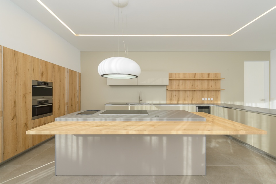sea front villa by arq tailors
