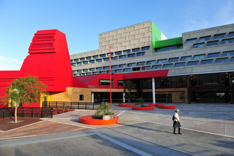 dandenong civic square by rush wright associates