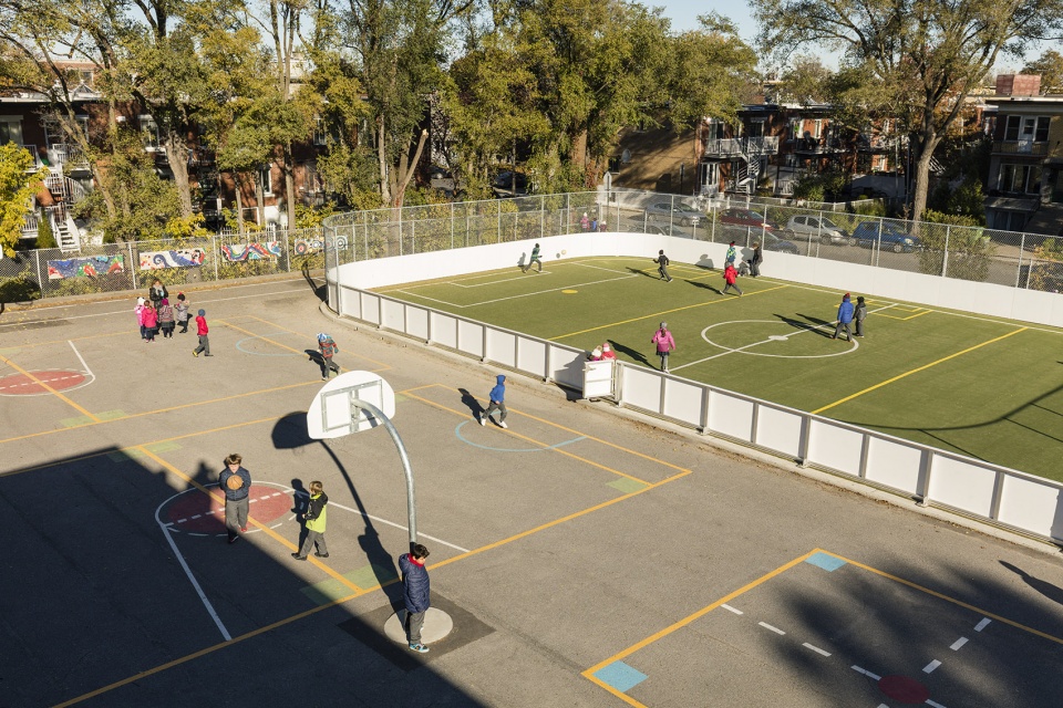 ecole sainte anne a new redesigned schoolyard by taktik design