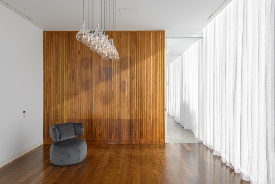 sea front villa by arq tailors