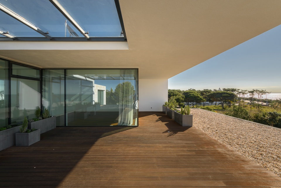 sea front villa by arq tailors