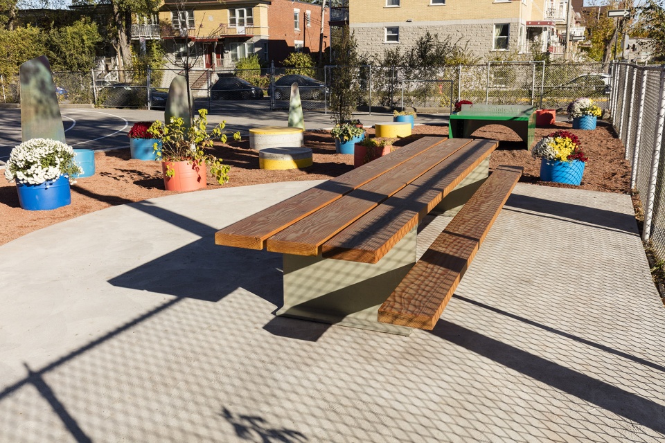 ecole sainte anne a new redesigned schoolyard by taktik design