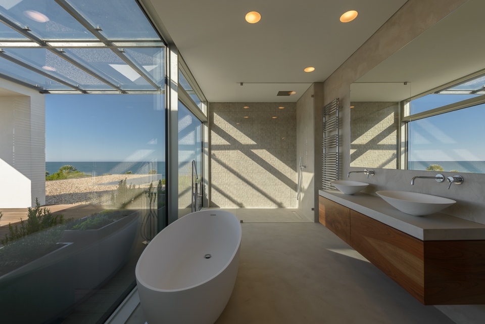sea front villa by arq tailors