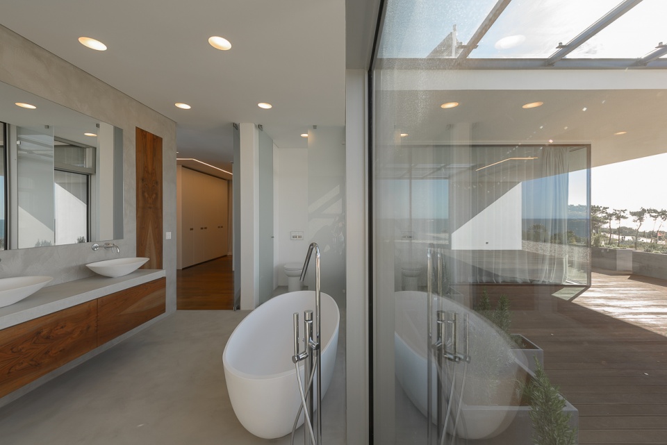 sea front villa by arq tailors