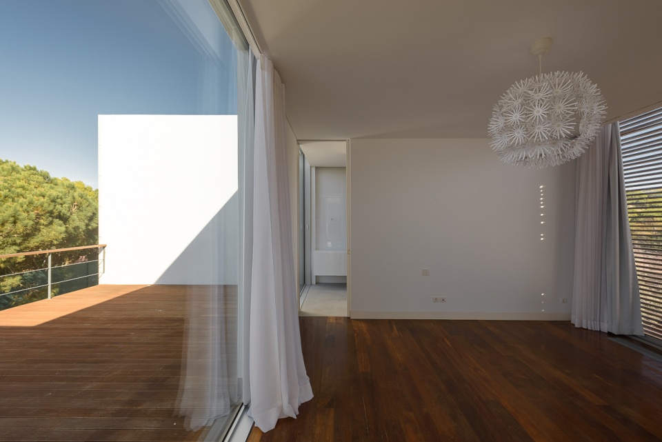 sea front villa by arq tailors