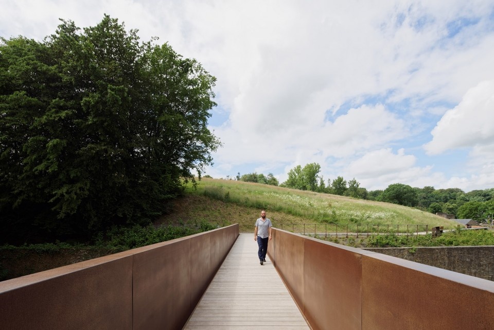 Visitor Center of Villers La ville Abbey by Binario Architectes 960x641