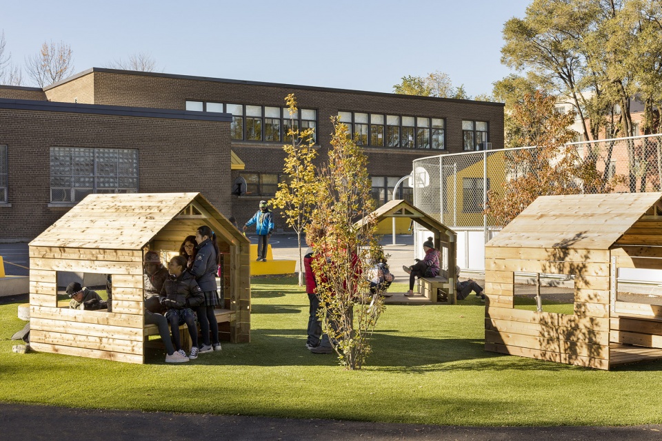 ecole sainte anne a new redesigned schoolyard by taktik design