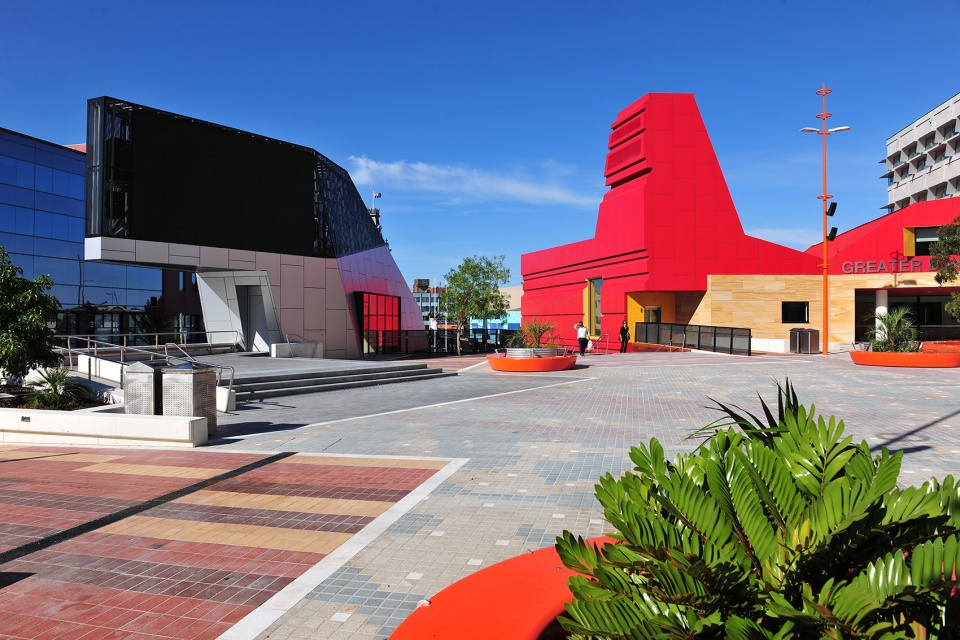 dandenong civic square by rush wright associates