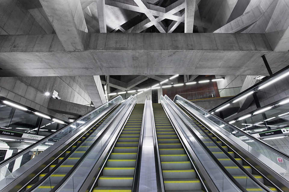 gooood archive metro station