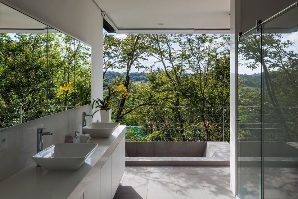 house llm by obra arquitetos