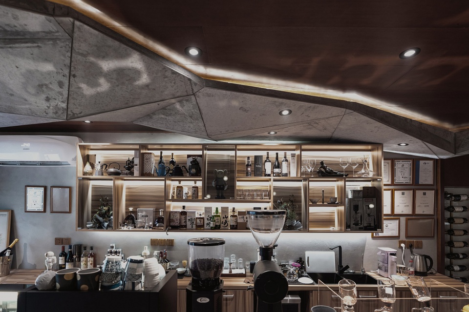 shanhai · guobinger boutique coffee bakery in tianjin china by spring space design studio