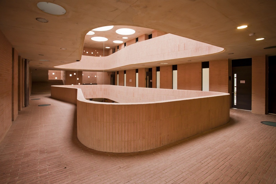 taller de arquitectura de bogotacolegio los nogales high school classroom building by taller de arquitectura de bogota