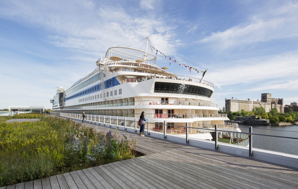 the port of montreals grand quay by provencher roy