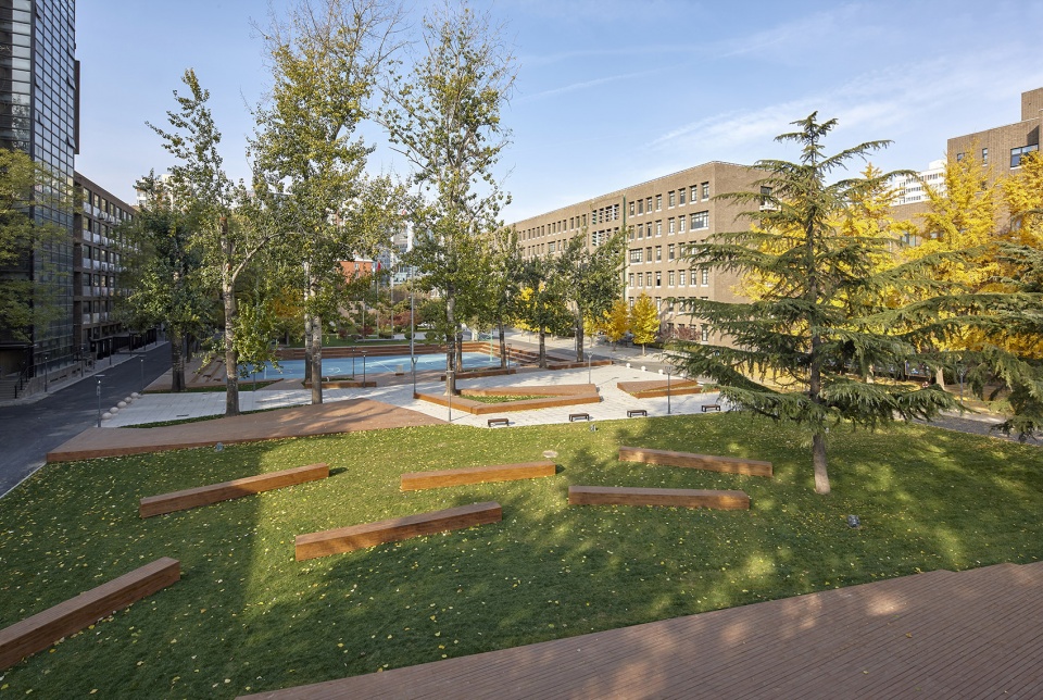 campus landscape renovation of the affiliated high school of peking university and chaoyang future school china by crossboundaries 1